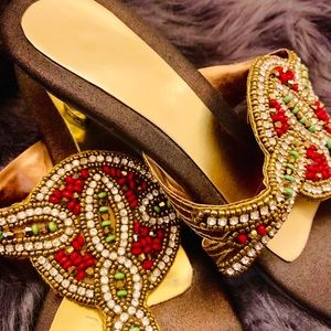 Beautiful heeled sandals size 8, gently used